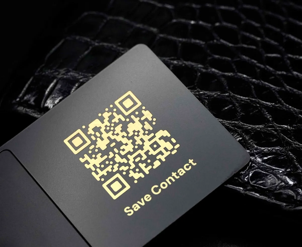 Gold engraving with save-contact QR